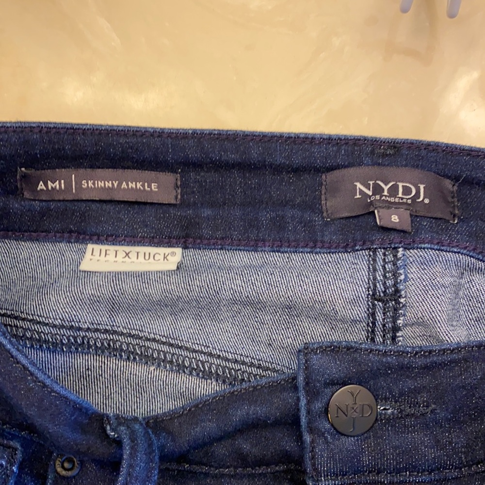 NYDJ. Size 8. Ankle. Like New. Non smoker